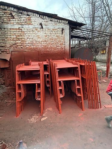 сетки: Строительные леса рамные, окрашенные грунт-эмалью (красно-оранжевый — 1