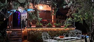 Kuća na dan: Božićno dekorisana planinska kuća za odmor i uživanje. 145m2 i 11 — 14