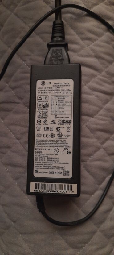 kompyuter aksesuarlari: 🔌 Keyfiyyətli Laptop Adapteri – Əla Vəziyyətdə! 🔋 Təsvir: Satılır