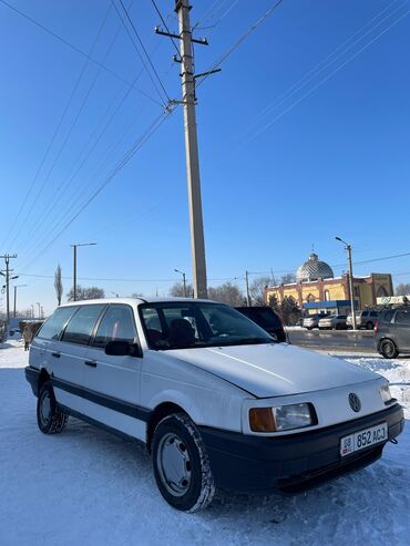 двигател голф: Volkswagen Passat: 1989 г., 1.8 л, Механика, Бензин, Универсал