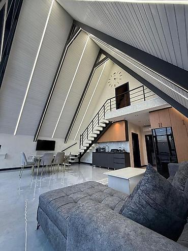 Günlük kirayə evlər: A-Frame tipli müasir bağ evi – hovuzlu - Memarlıq: Üçbucaq formalı — 7