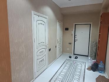 Uzunmüddətli kirayə mənzillər: Sumqayıt bulvar 2 otaqlı mənzil – zövqlü dizayn və tam mebel/texnika — 11