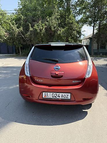 range rover 2022: Nissan Leaf: 2013 г., Робот, Электромобиль, Хэтчбэк — 4