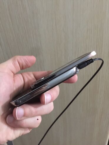 Nokia: Nokia 8, 2 GB, rəng - Qəhvəyi, Düyməli, Zəmanət — 10