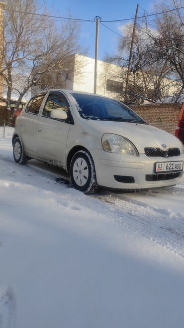 Toyota: Toyota Vitz: 2004 г., 1.3 л, Автомат, Бензин, Хэтчбэк