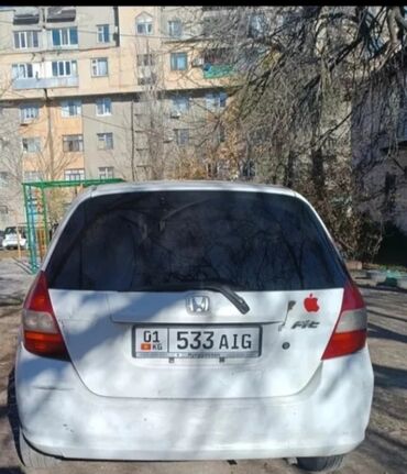 ижара авто ош: Сдаю в аренду фит
депозит 10000 
в день по 1100