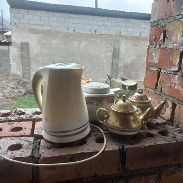 чайник советских времен: Чайники, и тефаль в рабочем состоянии все вместе