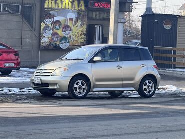 Toyota: Toyota ist: 2003 г., 1.5 л, Автомат, Бензин, Седан