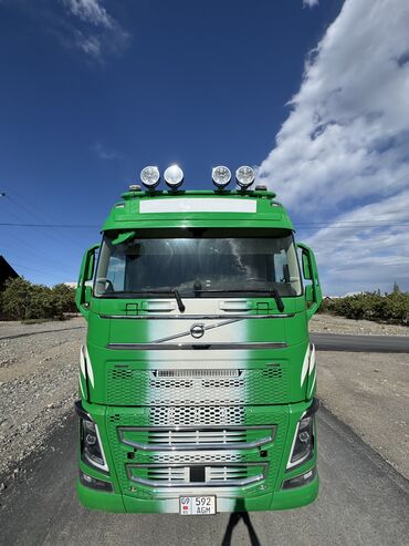 Грузовики: Грузовик, Volvo, Стандарт, 7 т, Б/у