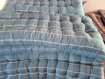 Döşəklər: Böyüklər üçün Yeni Döşək, Ünvandan götürmə — 12