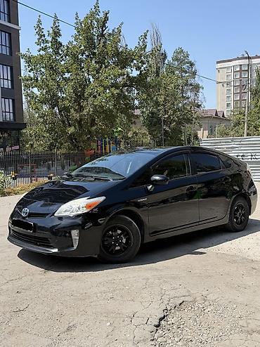 corolla 2016: Toyota Prius: 2014 г., 1.8 л, Автомат, Гибрид, Хэтчбэк — 2