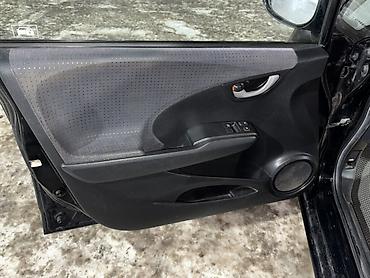 Honda: Honda Jazz: 2010 г., 1.3 л, Механика, Бензин, Хэтчбэк — 21