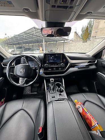 2107 салон: Toyota Highlander: 2021 г., 2.5 л, Автомат, Гибрид, Кроссовер — 9