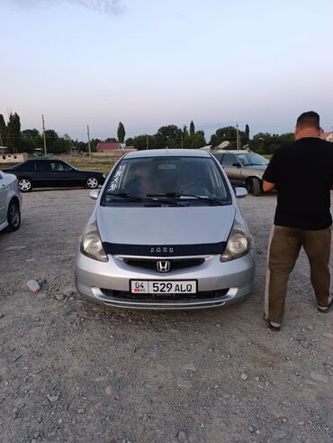 срочно продать машину: Honda Jazz: 2002 г., 1.3 л, Механика, Бензин, Хетчбек