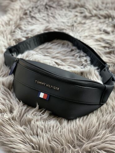 mou cizme beograd: Waist bag, Tommy Hilfiger, Material: Leather