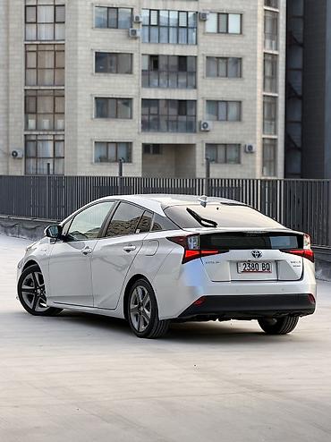 Toyota: Toyota Prius: 2019 г., 1.8 л, Автомат, Гибрид, Хэтчбэк — 2