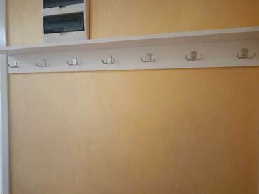 sudopera sa radnim delom: -Civiluk se izradjuje od univera debljine 18mm u crnom  dekoru