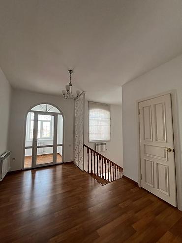 Sale of cottages and houses: Сдается уютный дом в аренду под офис или проживание. Площадь - 300 at lalafo.kg — 4 Sale of cottages and houses: Сдается уютный дом в аренду под офис или проживание. Площадь - 300 — 4