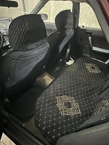 e38 bmw: Mazda 323: 1993 г., 1.6 л, Механика, Бензин, Хэтчбэк — 5