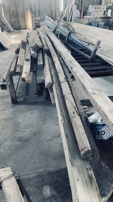 Mərmər: Fərqli ölçülərdə və çalarlarda mövcud olan mərmər plitələr müxtəlif — 6