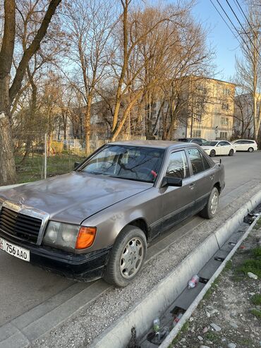 naprjazhenie 230: Mercedes-Benz E 230: 1987 г., 2.3 л, Автомат, Бензин, Седан