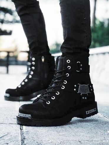 snikers botinkalar: 30.10.2025 tarixində Türkiyədən alınıb. Ayaq ölçüsü 43 olsada xırda