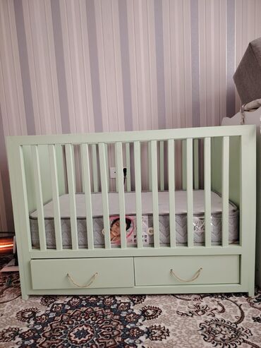 kapron su cənləri: Для девочки и мальчика, Четырехугольная, Колыбель, Без бортиков, С матрасом, Без механизма качания