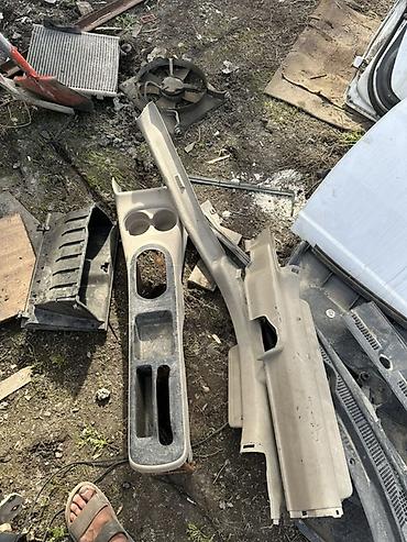 Двери и комплектующие: Комплект Honda — 8