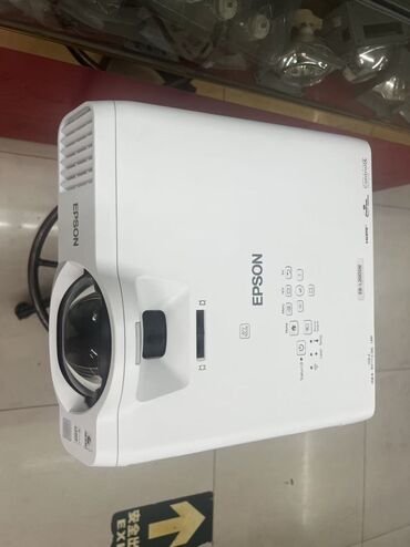 Аудиотехника: Б/у Короткофокусный Проектор Epson, Самовывоз, Бесплатная доставка, Платная доставка