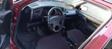 Volkswagen: Volkswagen Vento: 1995 г., 1.8 л, Механика, Бензин, Хэтчбэк