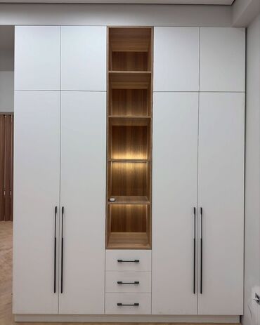 Шкафы для одежды: Мебель на заказ, Элегантный гардероб в современном стиле, выполненный — 13