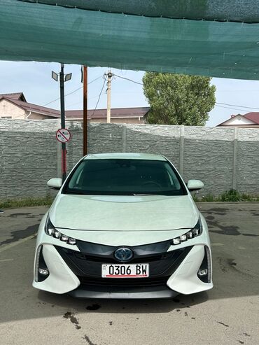Toyota: Toyota Prius: 2020 г., 1.8 л, Вариатор, Электромобиль, Седан