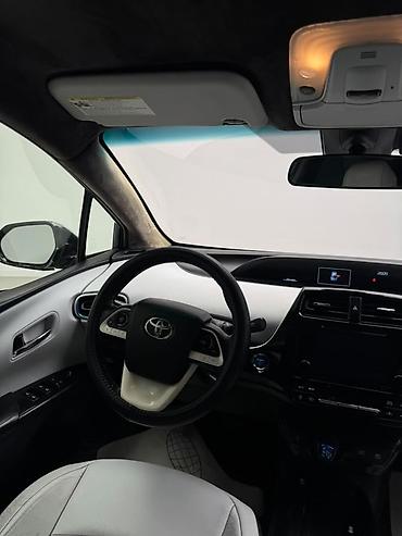 byd e6: Toyota Prius: 2017 г., 1.8 л, Автомат, Гибрид, Хэтчбэк — 5