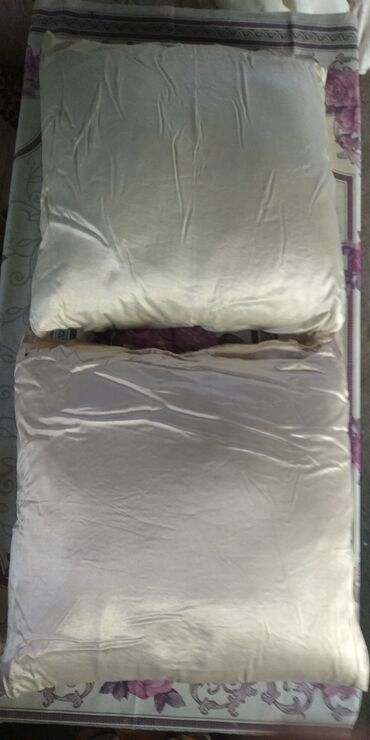 Постельное белье и принадлежности: Пуховые подушки по 200 сом
60х60
Маевка
