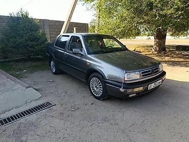 mini ev: Volkswagen Vento: 1993 г., 2 л, Седан — 1