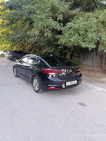 elantra 2022: Hyundai Elantra: 2018 г., 2 л, Бензин, Седан — 3