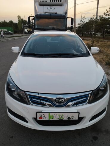 срочно продам авто в связи с переездом: Продаю BYD E5 2019 г.в. 100 кВт, свежий завоз Установлена андроид