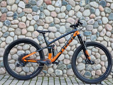 велосипед электрические: В продаже новенький Trek Fuel ex 9.8 Carbon колеса 29 Переключение