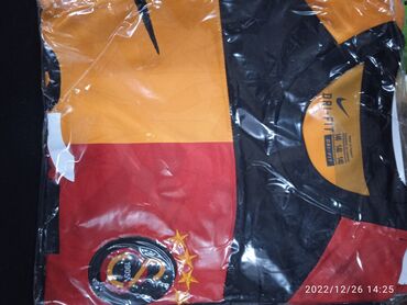 İdman formaları: Futbol ücün geyim- ;/komanda formaları./qiyməti 35 AZN.(metro — 15