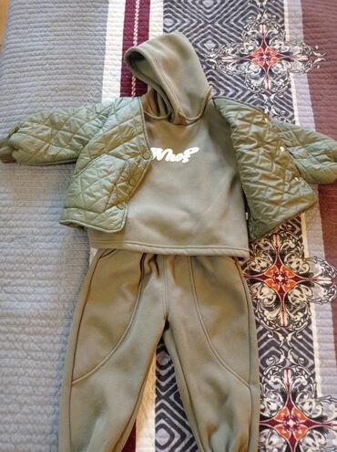 детская деми куртка 3 4 года: Продаю детские вещи в отличном состоянии, одевали пару раз. 1