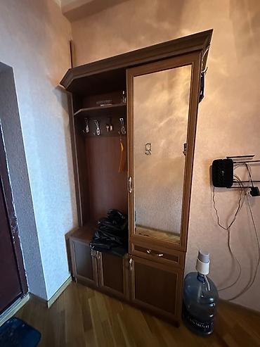 Dehliz mebeli satılır tecılı təmir səbəbi ilə 50¹⁰ manata real alıcıya