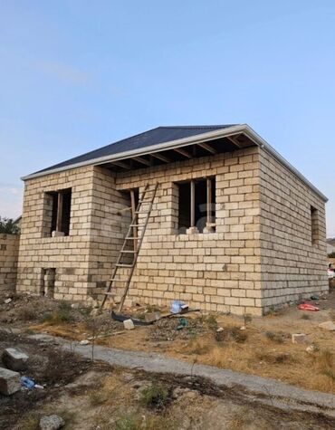 дом с цокольным этажом и гаражом: Hökməli 3 otaqlı, 90 kv. m, Kredit yoxdur, Təmirsiz