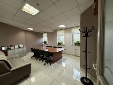 Офисы: Сдаю Офис, 220 м², В административном здании, 1 линия, С оборудованием, С отдельной кухней — 11