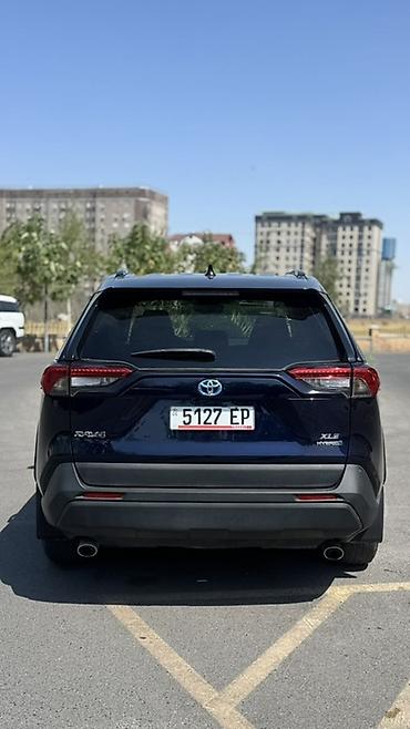 byd e2 2024: Toyota RAV4: 2022 г., 2.5 л, Автомат, Гибрид, Кроссовер — 6