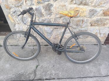 delovi za maketu fice: Bicikl točkovi 26" potrebno ulaganje,preskače pedala kada se vozi