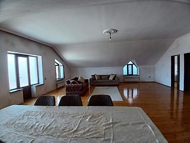 Həyət evləri və villalar: 6 otaqlı, 200 kv. m, Orta təmir — 8