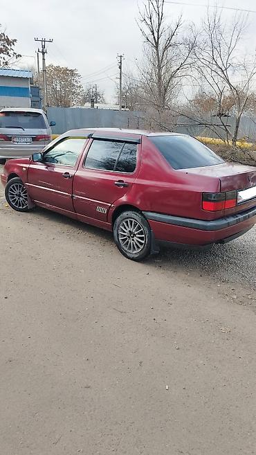 Volkswagen: Volkswagen Vento: 1997 г., 1.6 л, Механика, Седан — 2