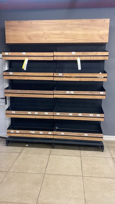 Stend vitrinləri: Mallar yenidir,3 aydır alınmışdır,maqaza baqlanib deyə satırıq — 2