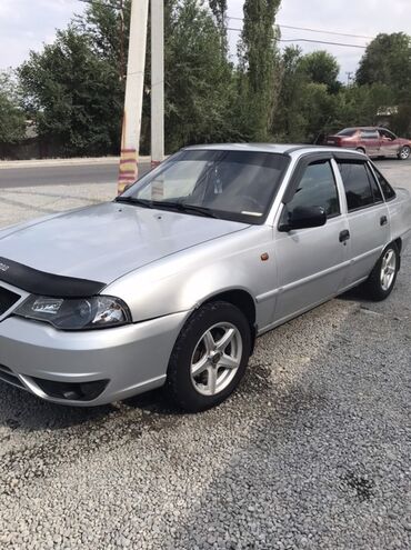 нексия 2 двери: Daewoo Nexia: 2010 г., 1.5 л, Седан
