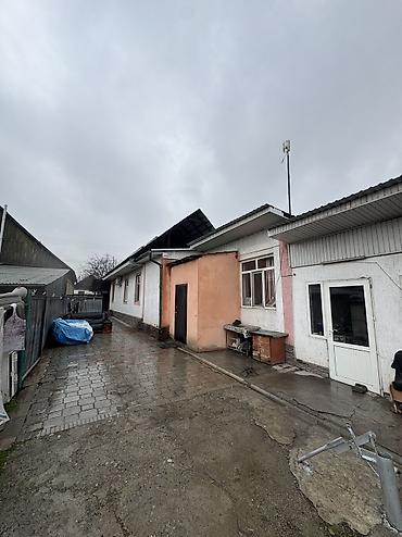 Продажа коттеджей и домов: Продается добротный дом Район: Старый толчок ул.Чагай 111 (300 метров — 11